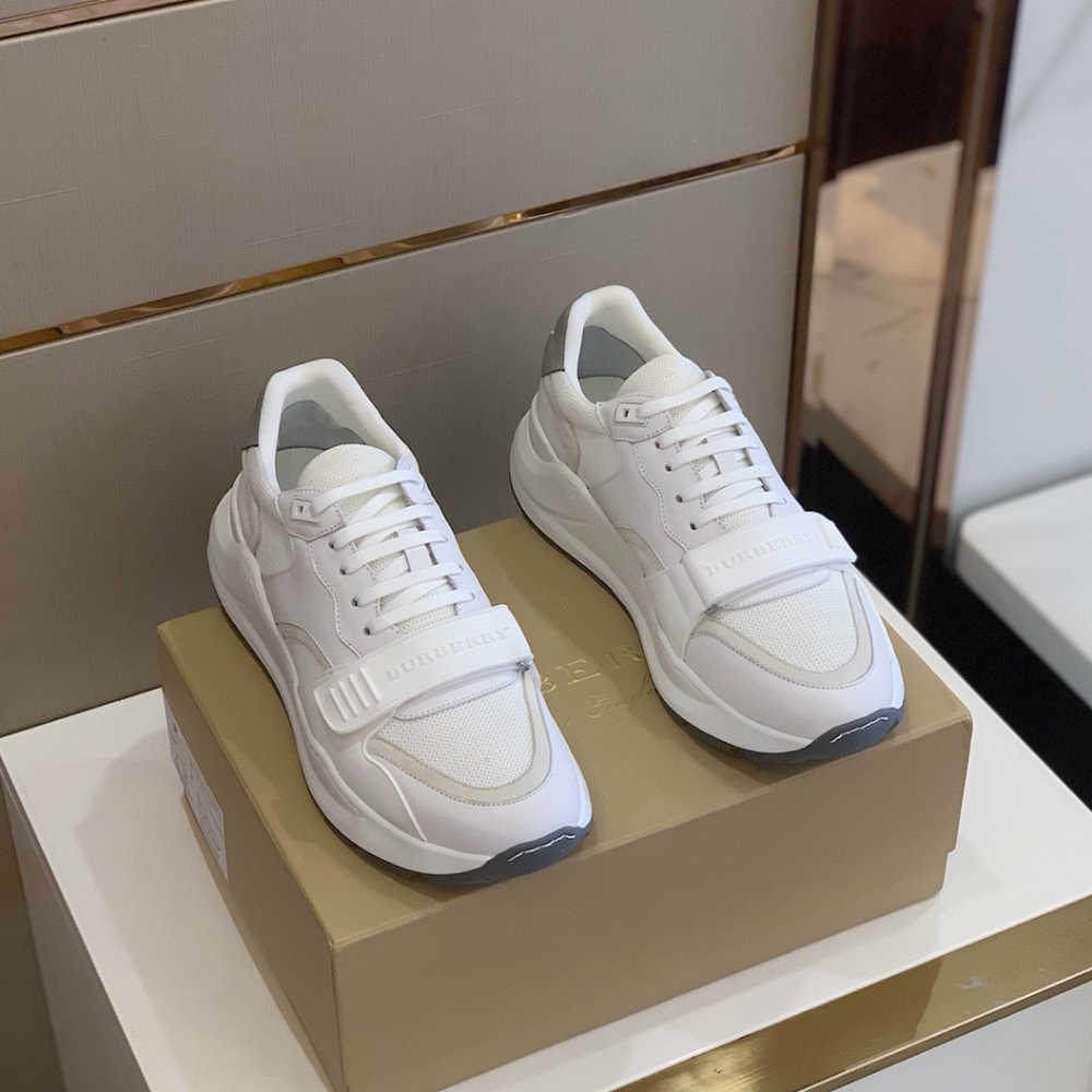 🌹🌹🌹burberry casual sneakers  leather